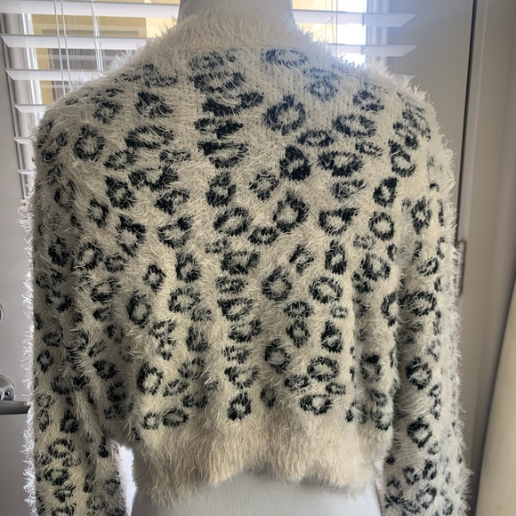 Kendall & Kylie Fuzzy Leopard Print Sweater - Picture 3 of 5